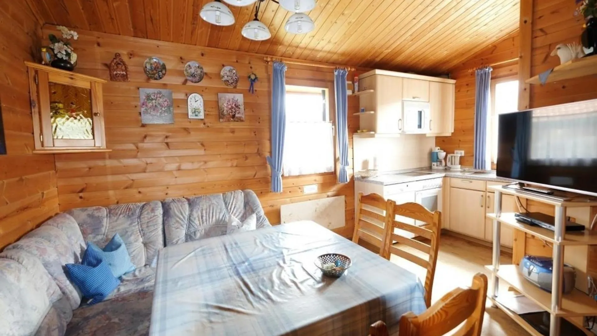 Ferienhaus Nr 20, Typ B, Feriendorf Jaegerpark, Bayerischer Wald Viechtach